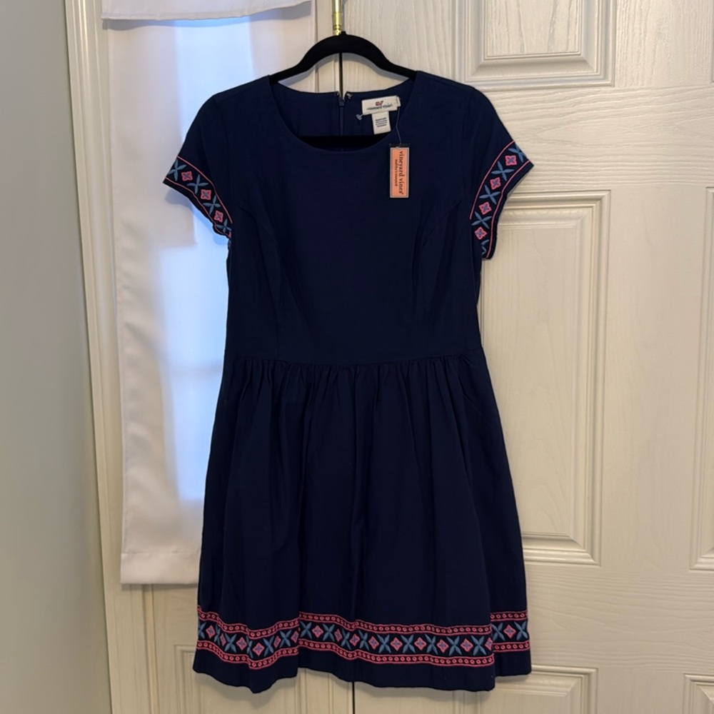 NWT Vineyard Vines Navy Blue embroidered dress 8
